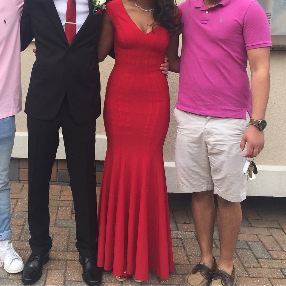 Red Dress - Picture 3 of 3